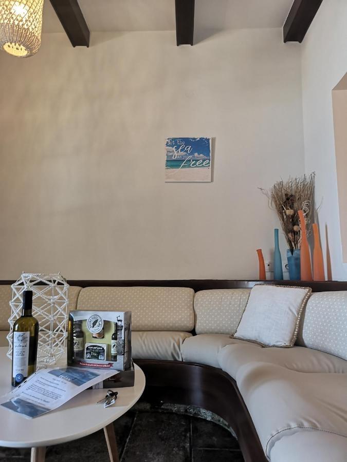 Relax Seaside House By Living In Blue Βίλα Χαράκι Εξωτερικό φωτογραφία